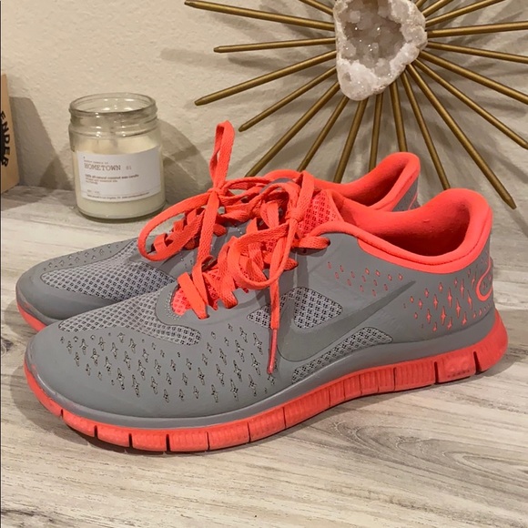 Grey and hot pink Nike Free Runs - Picture 3 of 3